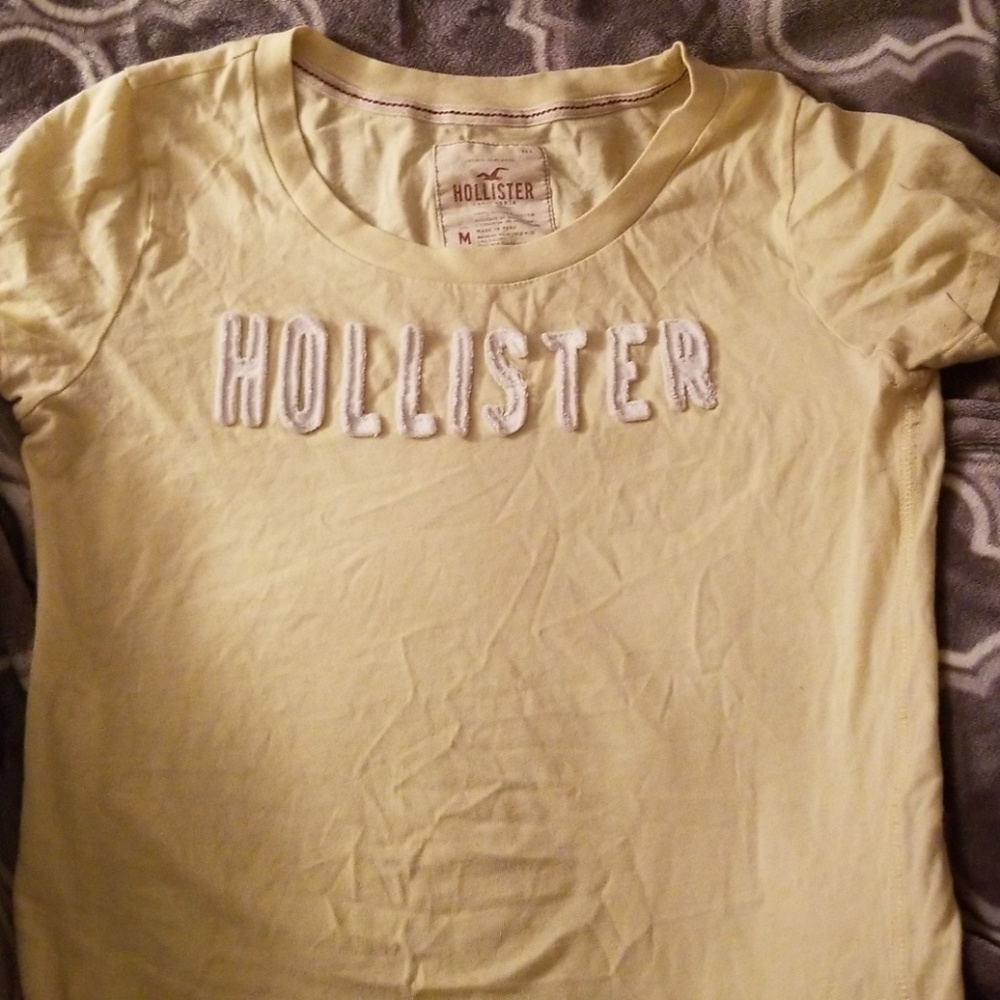 Hollister tshirt